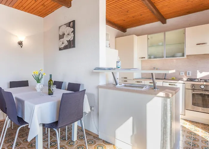 Cozy In With Sauna Appartement Punat