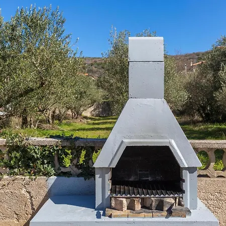 Front In With Sauna Punat