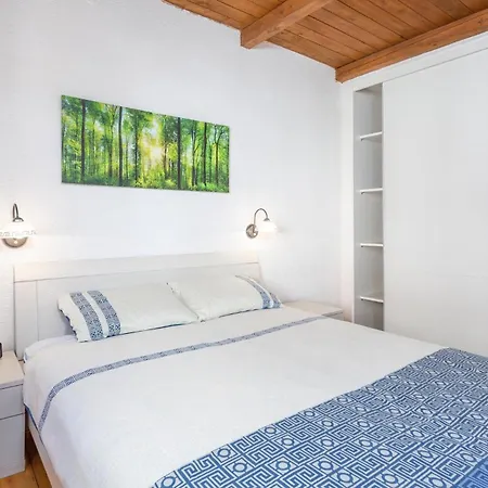Apartament Front In With Sauna Punat